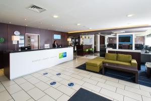 Lobbyen eller receptionen på Holiday Inn Express Cambridge Duxford M11 Jct 10, an IHG Hotel