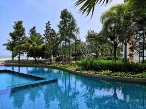 Πισίνα στο ή κοντά στο De Lavelle Suites @ Timur Bay SeaFront Residence