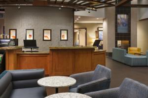 Гостиная зона в Hyatt Place Fort Lauderdale Airport/Cruise Port