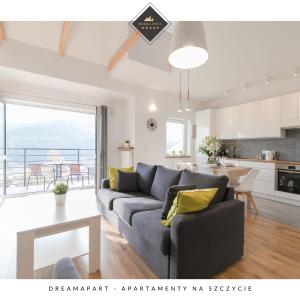 Kuchyňa alebo kuchynka v ubytovaní Apartamenty Na Szczycie z balkonem - Dream Apart