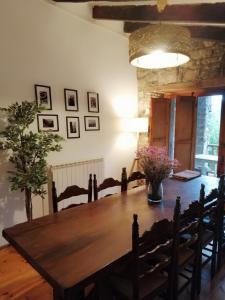Posezení v ubytování El Solei de Rupit + 29 fotografií