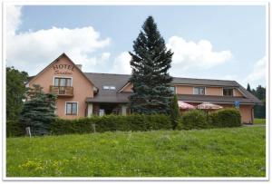 Zahrada ubytování Hotel Sirákov