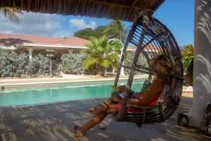 Tetamu yang menginap di Kas Amigu accomodations