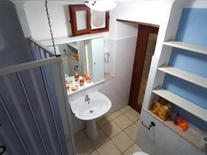 A bathroom at Il Vicolo Palinuro Még 37 kép
