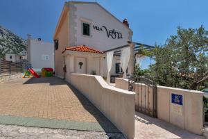 Gambar di galeri bagi Villa Vesna with heated pool di Makarska