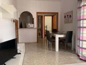 A television and/or entertainment centre at calle Eusebio Carballo II