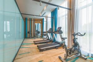 مركز اللياقة و/أو مرافق اللياقة في Holiday Inn Express Qingdao Chengyang Central by IHG