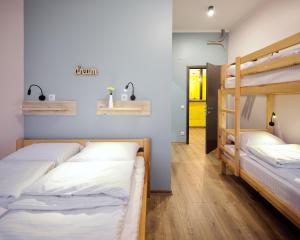 Двуетажно легло или двуетажни легла в стая в DREAM Hostel Khmelnytskyi