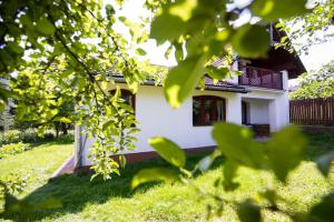 Vonkajšia záhrada v ubytovaní Apartmán Albert v Spa dedinke