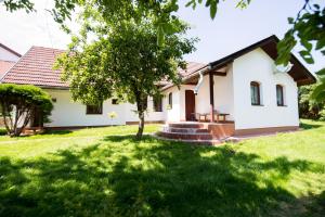 Vonkajšia záhrada v ubytovaní Apartmán Albert v Spa dedinke