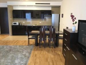 Kuchyň nebo kuchyňský kout v ubytování Platinum Towers Hotel Apartments