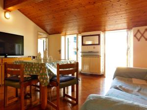 Televízia a/alebo spoločenská miestnosť v ubytovaní Terrazza attrezzata, Levanto