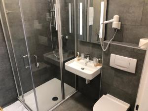 A bathroom at Hotel Brauhof Wien