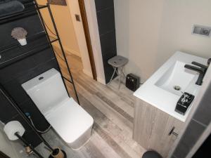 Kúpeľňa v ubytovaní Elegante Apartamento para 5 en el centro de Cáceres con wifi