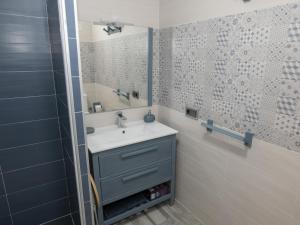 Kúpeľňa v ubytovaní Elegante Apartamento para 5 en el centro de Cáceres con wifi