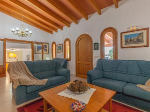 Posezení v ubytování Holiday Home Ca Na Guerrera by Interhome