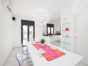Φωτογραφία από το άλμπουμ του Holiday Home Alberes by Interhome σε Empuriabrava +29 φωτογραφίες