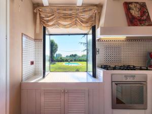 Kuchnia lub aneks kuchenny w obiekcie Villa Moira by Interhome