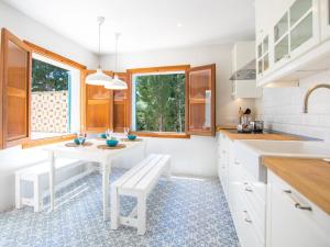 Kuhinja oz. manjša kuhinja v nastanitvi Villa Son Granada by Interhome