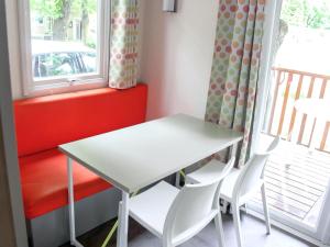 Posedenie v ubytovaní Holiday Home Sunset Terrace by Interhome