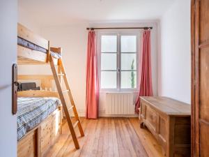 Postel nebo postele na pokoji v ubytování Holiday Home Sunny Lodge by Interhome