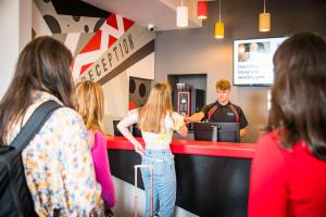 Hosté ubytování Sheilas Tourist Hostel + 22 fotografií
