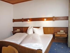 Letto o letti in una camera di Holiday Home Paznaun - KPL115 by Interhome