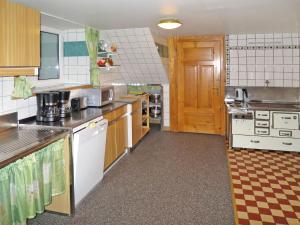 Kuchyňa alebo kuchynka v ubytovaní Holiday Home Haus Hermann by Interhome