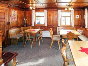 Posedenie v ubytovaní Holiday Home Haus Hermann by Interhome