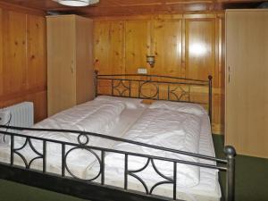 Posteľ alebo postele v izbe v ubytovaní Holiday Home Haus Hermann by Interhome