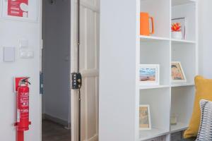 Knihovna v apartmánu