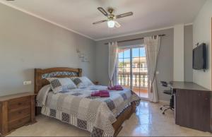 A bed or beds in a room at Villa Las Bahías