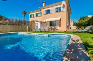 The swimming pool at or close to Villa Las Bahías