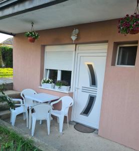 Zahrada ubytování Apartmani Popivoda