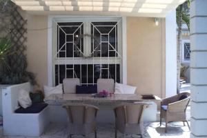 Ein Sitzbereich in der Unterkunft Villa-Tauro Leyh