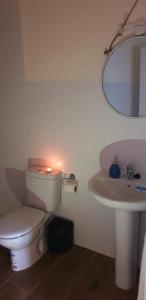 Koupelna v ubytování Les Llambrich - Apartamentos turísticos