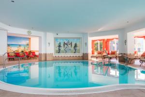Bazén v ubytovaní Familotel Kaiserhof - Families only alebo v jeho blízkosti