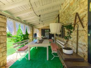Telewizja i/lub zestaw kina domowego w obiekcie Villa Moira by Interhome