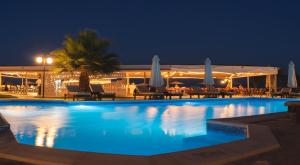 Bazén v ubytování Avantis Suites Hotel nebo v jeho okolí