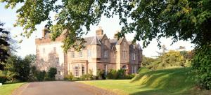 Κήπος έξω από το Carnell Country Estate & Holiday Cottages in Ayrshire