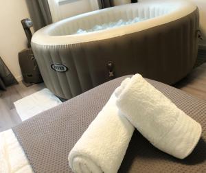 Posteľ alebo postele v izbe v ubytovaní Apartment Zagreb Jacuzzi