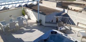 Uma varanda ou terraço em Appartamenti porta mare