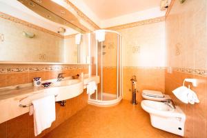 Koupelna v ubytování Hotel Maderno