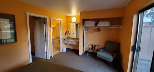 Ruang duduk di Olympic View Inn
