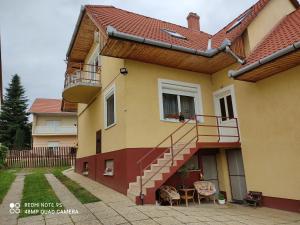 Budova, v ktorej sa apartmán nachádza