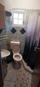 Koupelna v ubytování Apartmani Marija + 37 fotografií
