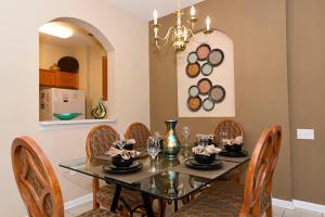 A restaurant or other place to eat at The Windsor Hills Resort Condos by Florida Star Vacations