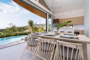 Bazén v ubytování Himmapana Villas - Terraces - SHA Extra Plus nebo v jeho okolí