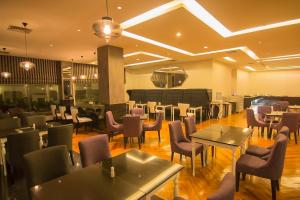 Posezení v ubytování Hotel Diradja