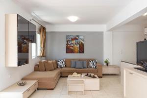 Posedenie v ubytovaní Oasis in the Heart of Rhodes, next to Old Town, near Beaches - Haven Home